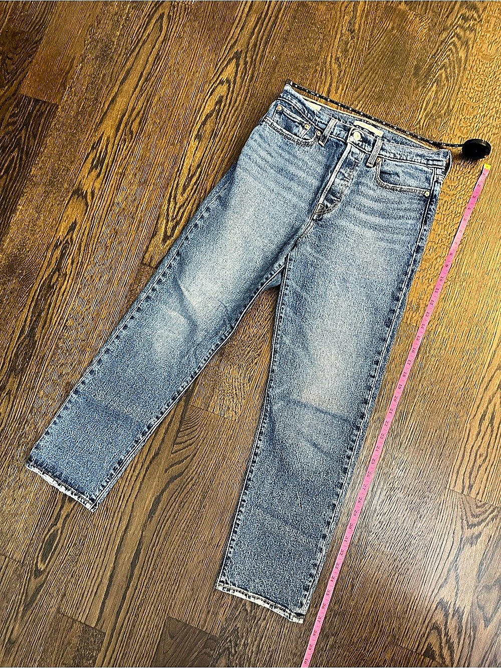 Levi’s Wedgie Straight (Size 28)